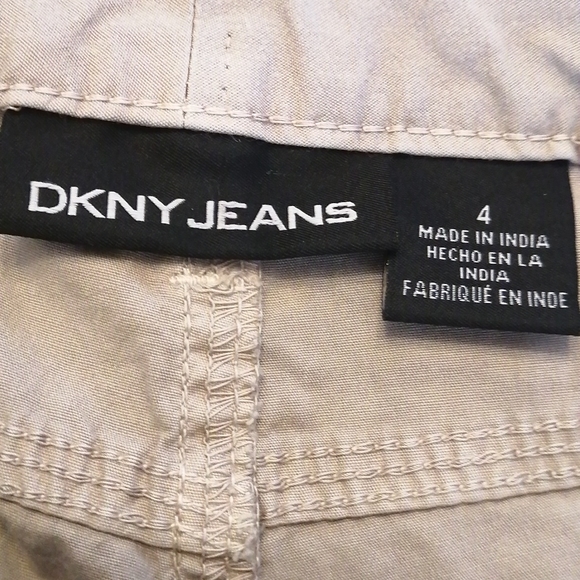 NWOT,DKNY, ladies Capri, Size..4 - Picture 6 of 7